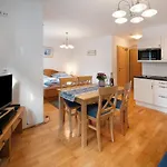 Haus Lowe Erdgeschoss 1 *