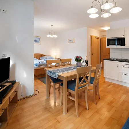 Haus Lowe Erdgeschoss 1 *